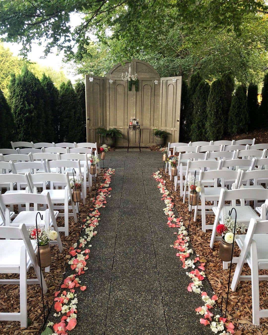 Bridal park with Vintage style doors Photo 3