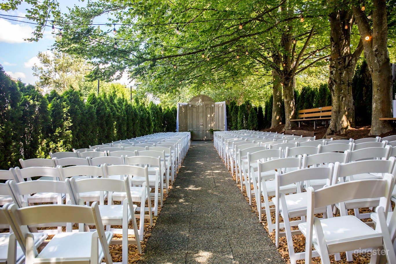 Bridal park with Vintage style doors Photo 1