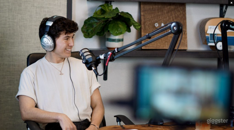  Professional Podcast Studio in Clearwater 