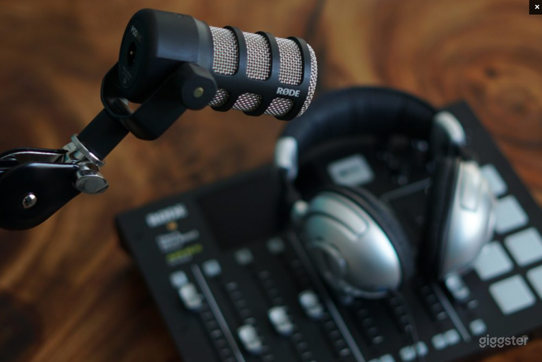  Professional Podcast Studio in Clearwater 