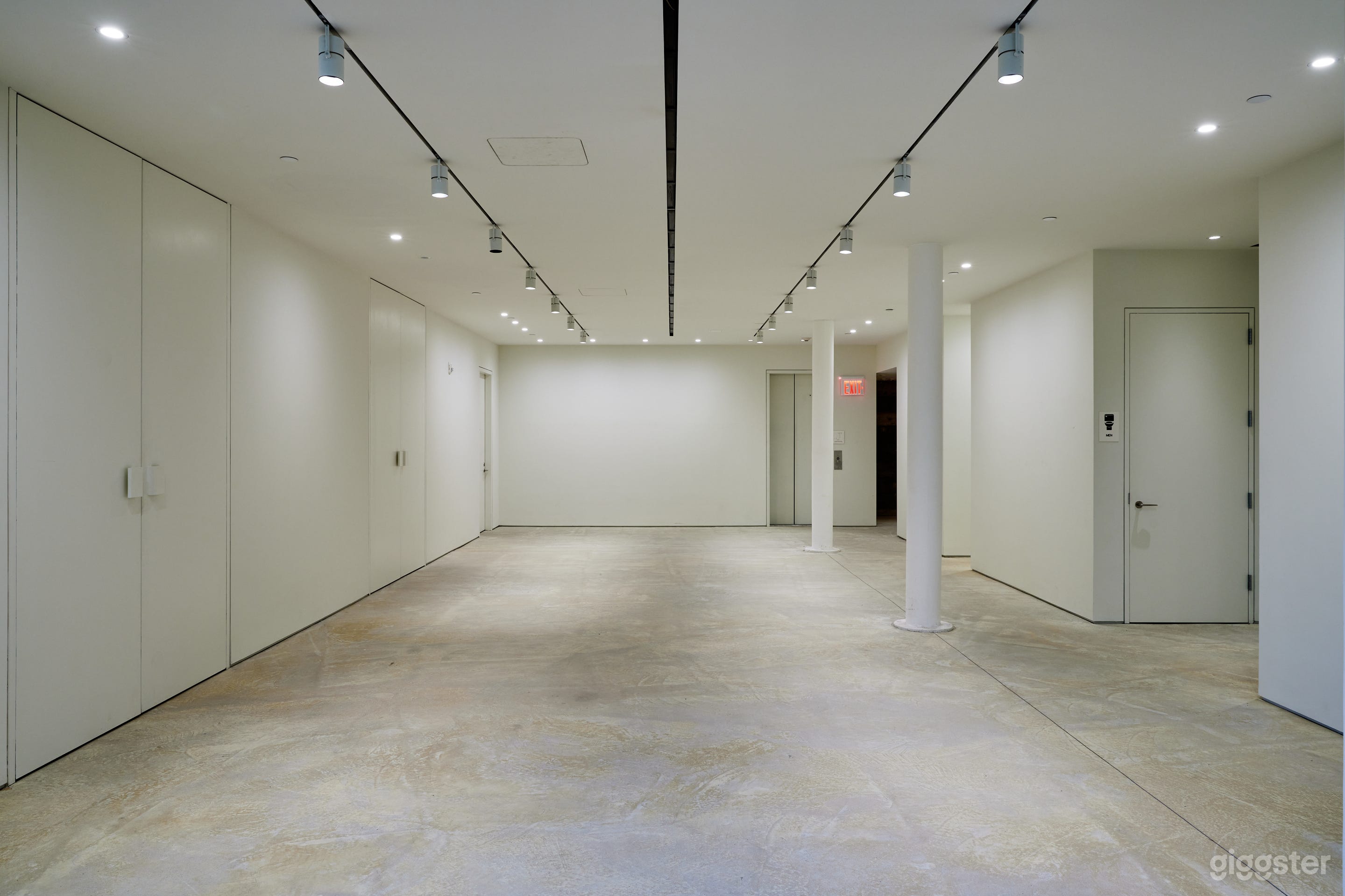 7,500 sq. ft. Creative Venue with Outdoor Terrace Photo 3