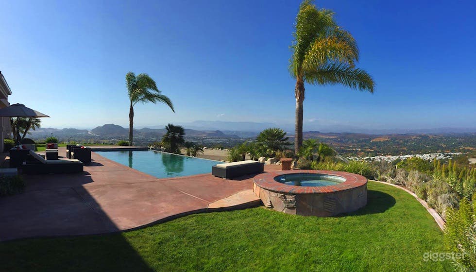 910 Mediterranean Thousand Oaks  Photo 3