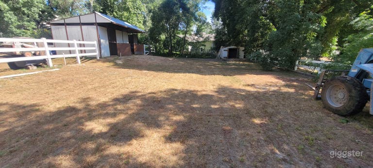  Horse property with chicken coup 
