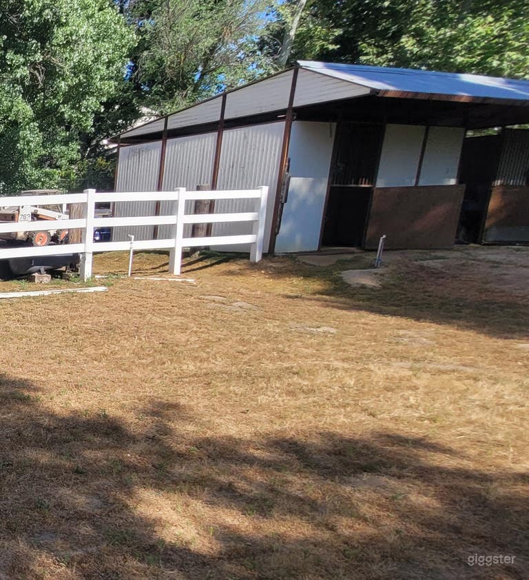  Horse property with chicken coup 