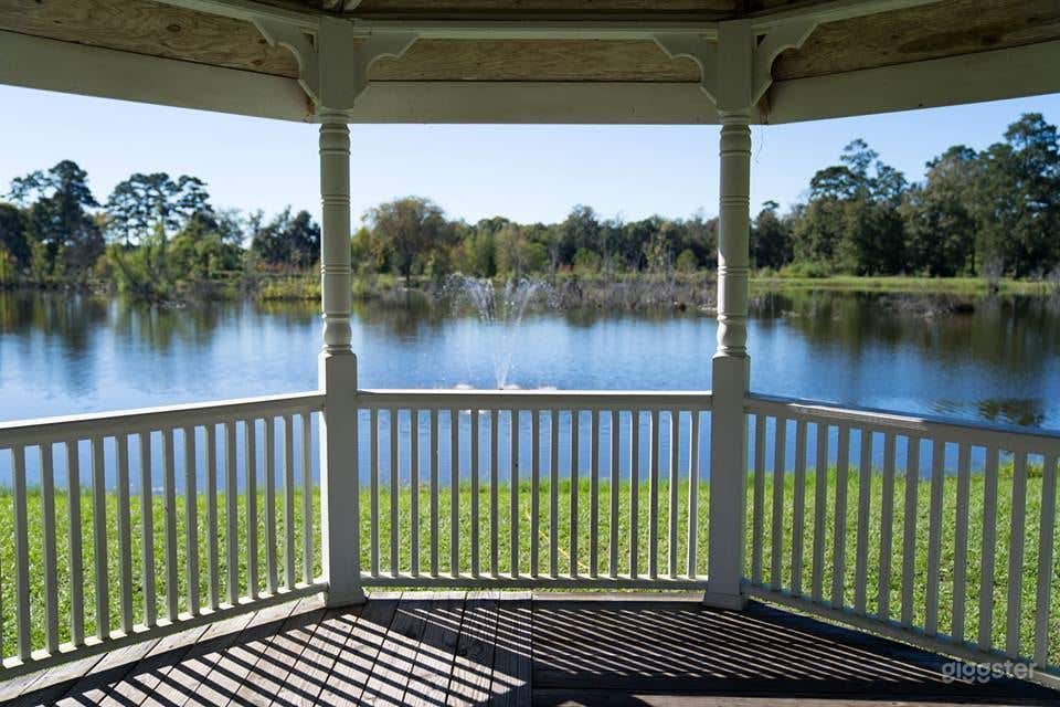 Beautiful Lawn in Cleveland Photo 3