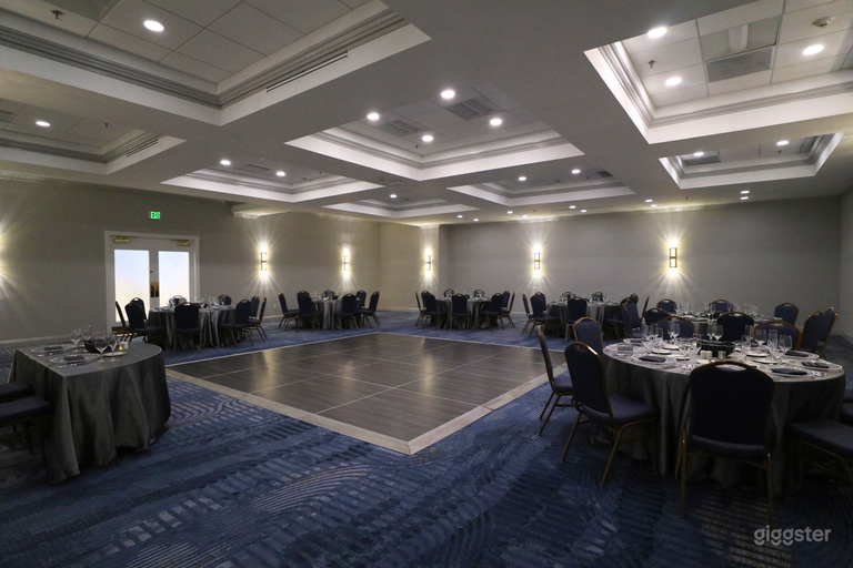  Elegant Meeting Room for Business Events 