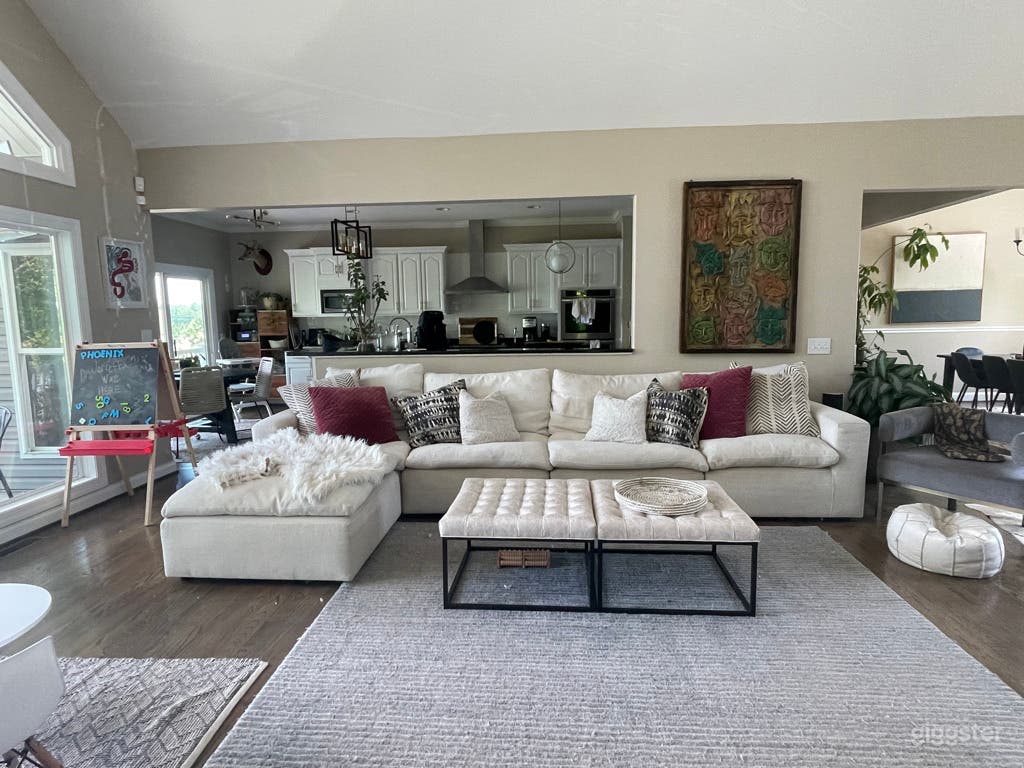 Entertainers Dream Estate w Spectacular View Photo 3