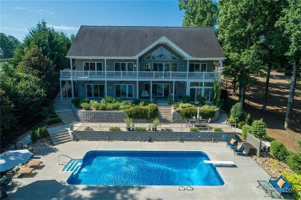 Entertainers Dream Estate w Spectacular View Photo 2