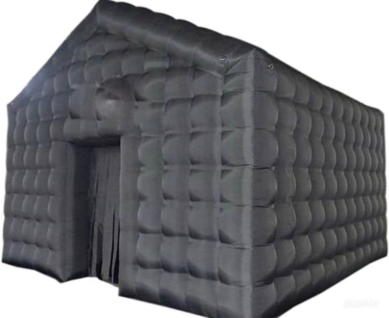  Outdoor Nightclub/Lounge  