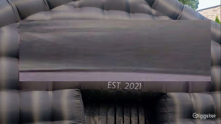  Outdoor Nightclub/Lounge  