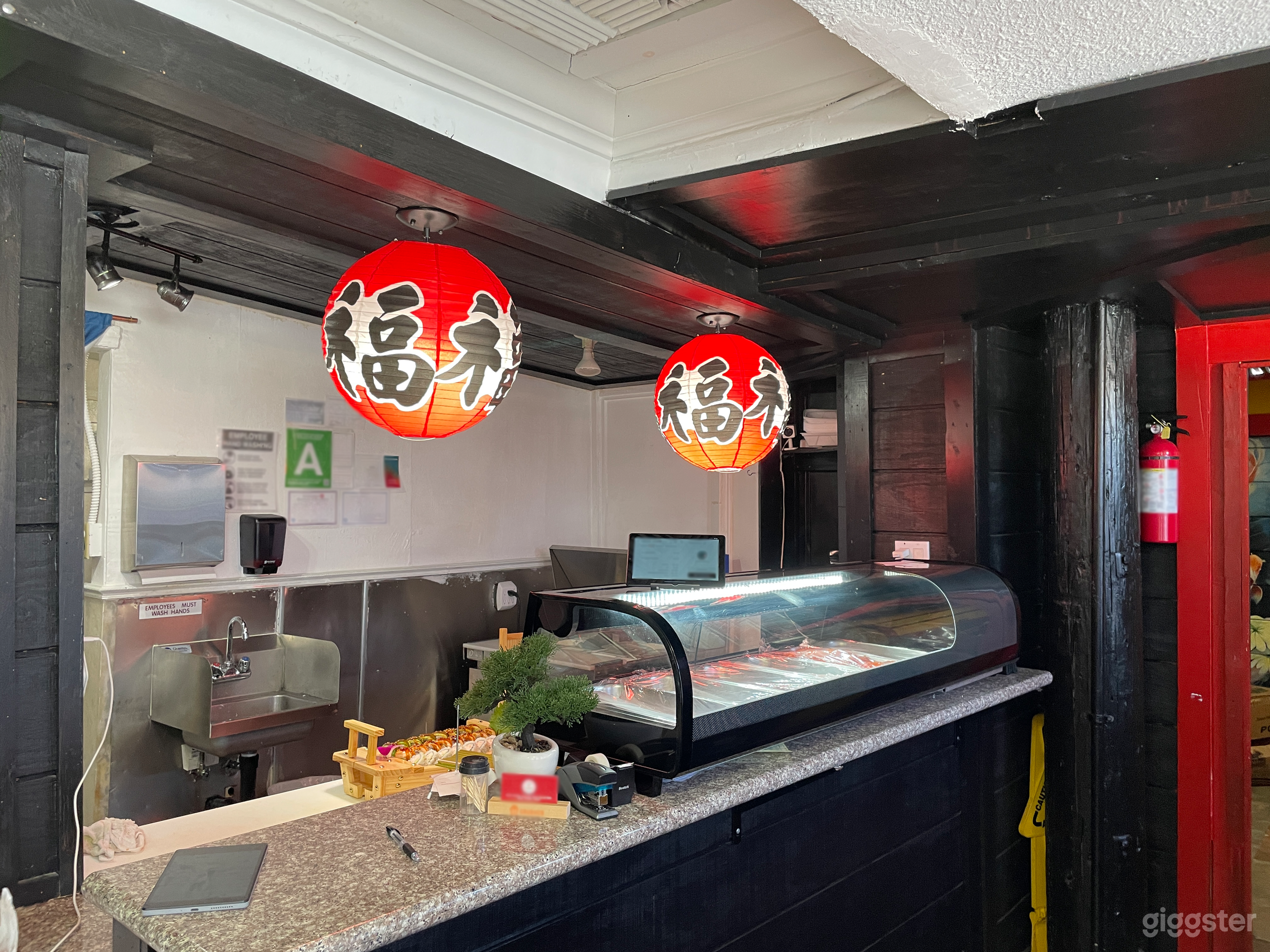 Sushi Bar With Mural Photo 3