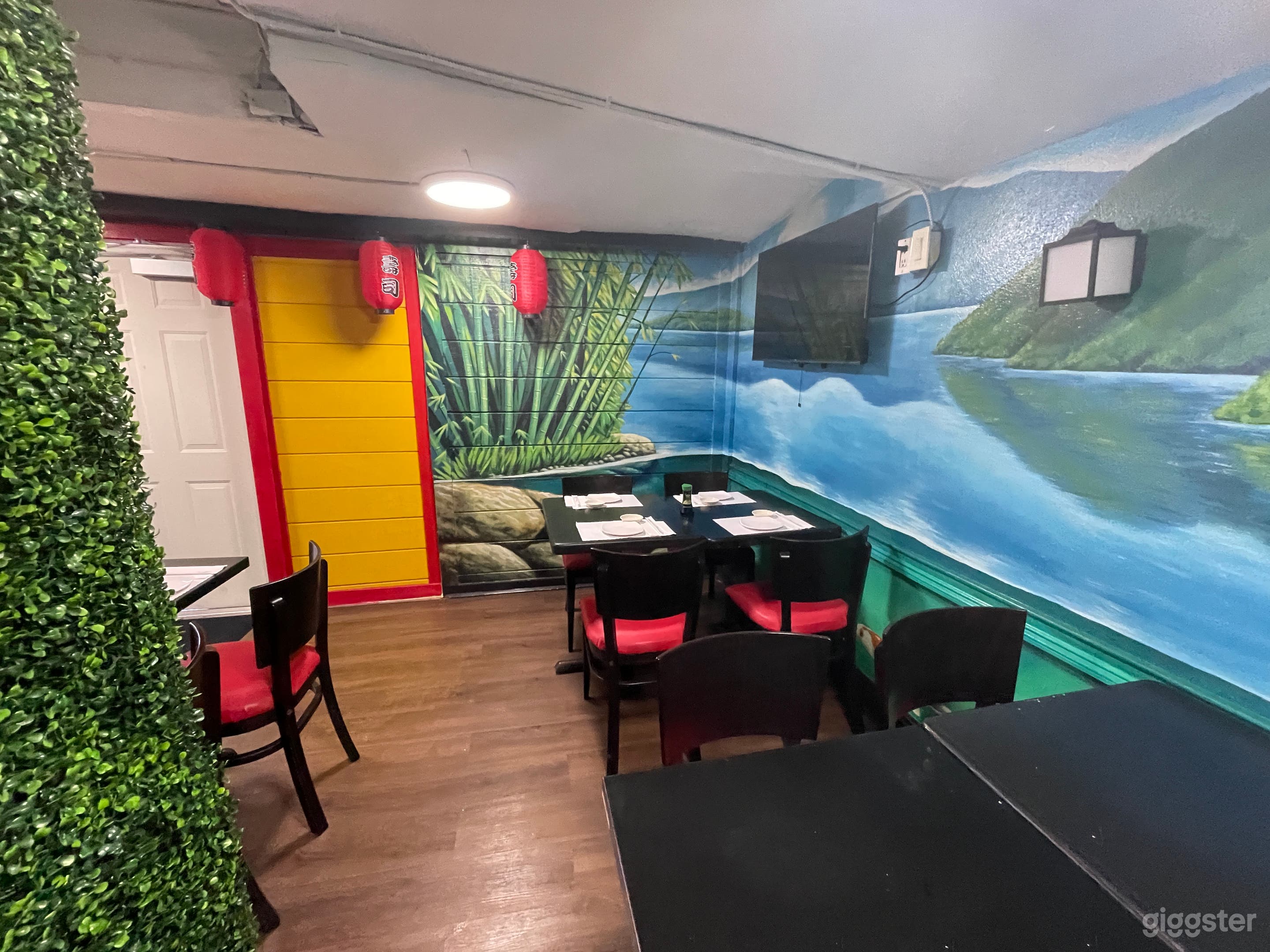 Sushi Bar With Mural Photo 2