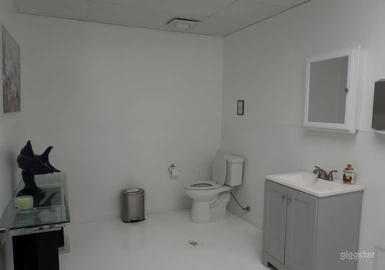  Modern Theatre Office 