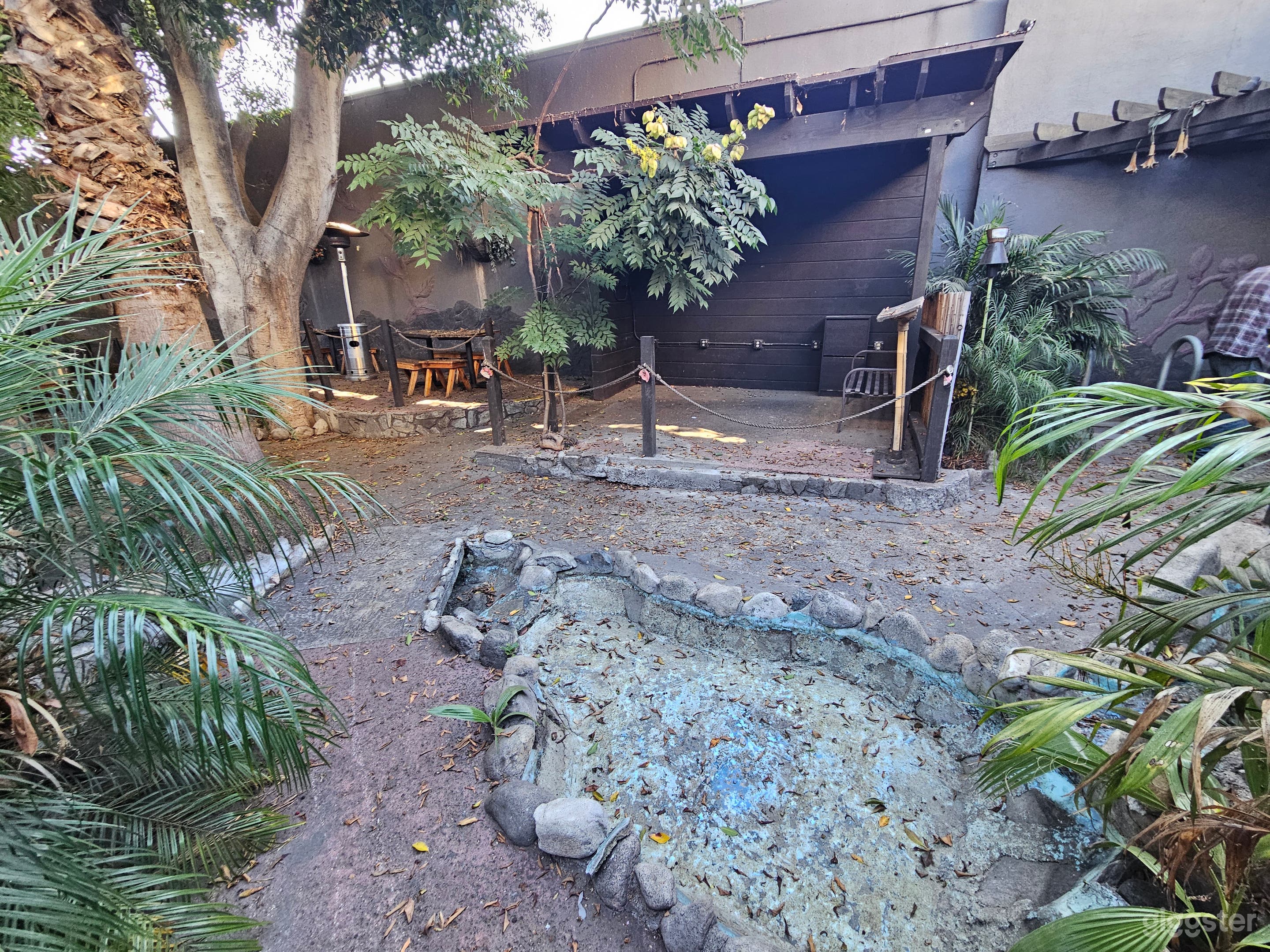 Rustic and Tropical Restaurant with Bar and Patio Photo 2