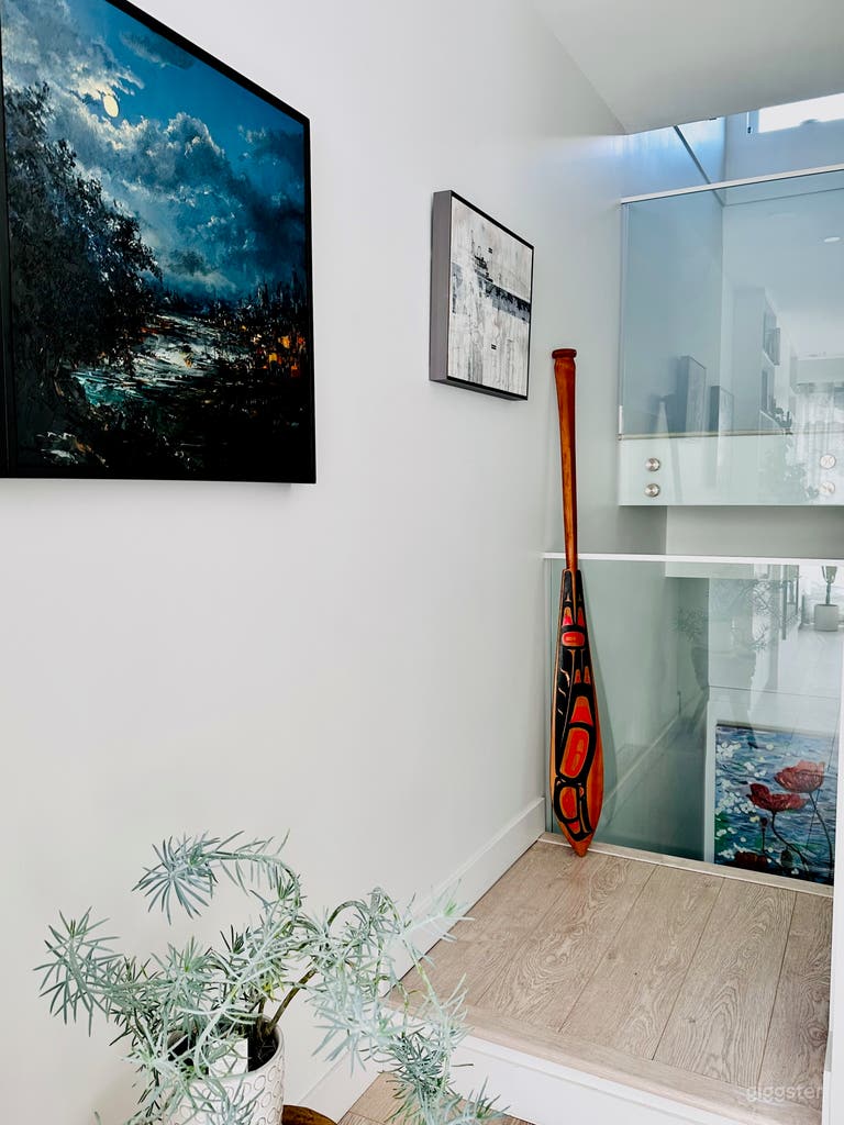  Natural Light Minimalist House 