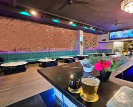  ZOE Cocktail Bar & Bites 