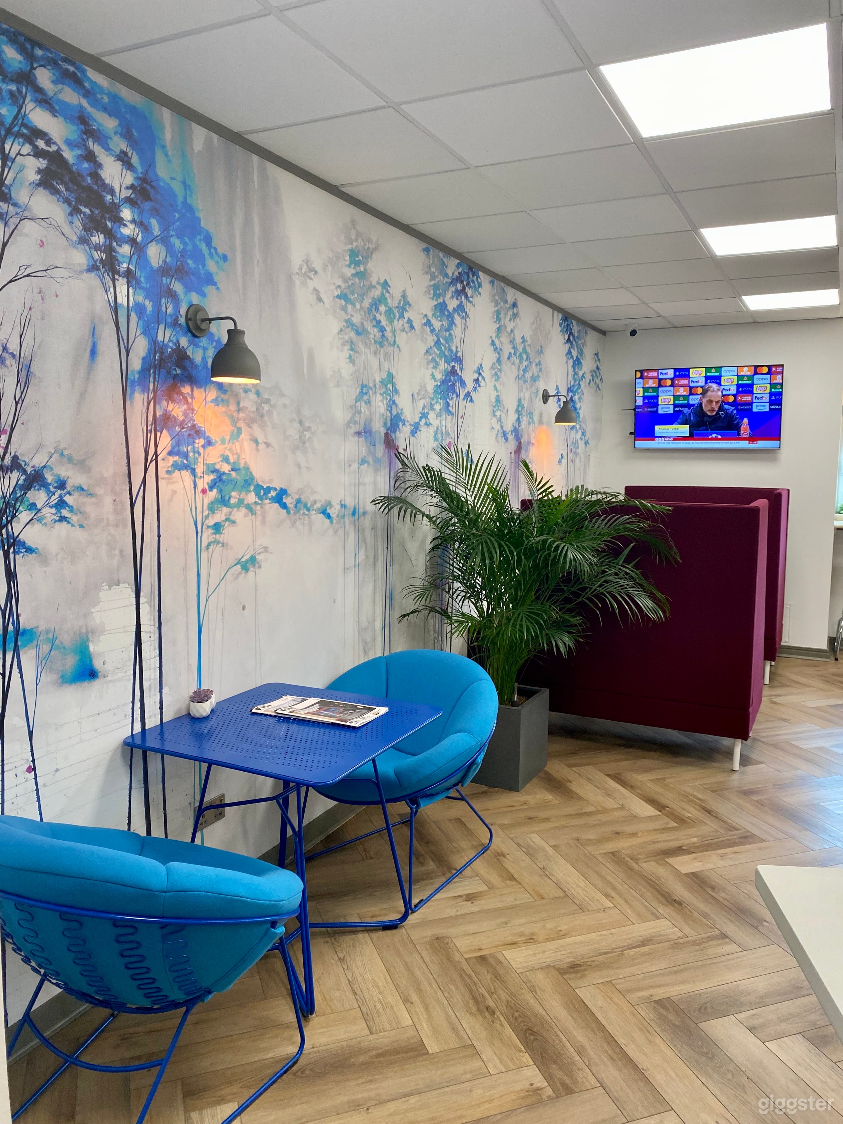 Hotdesking and Co-working Spaces  Photo 4