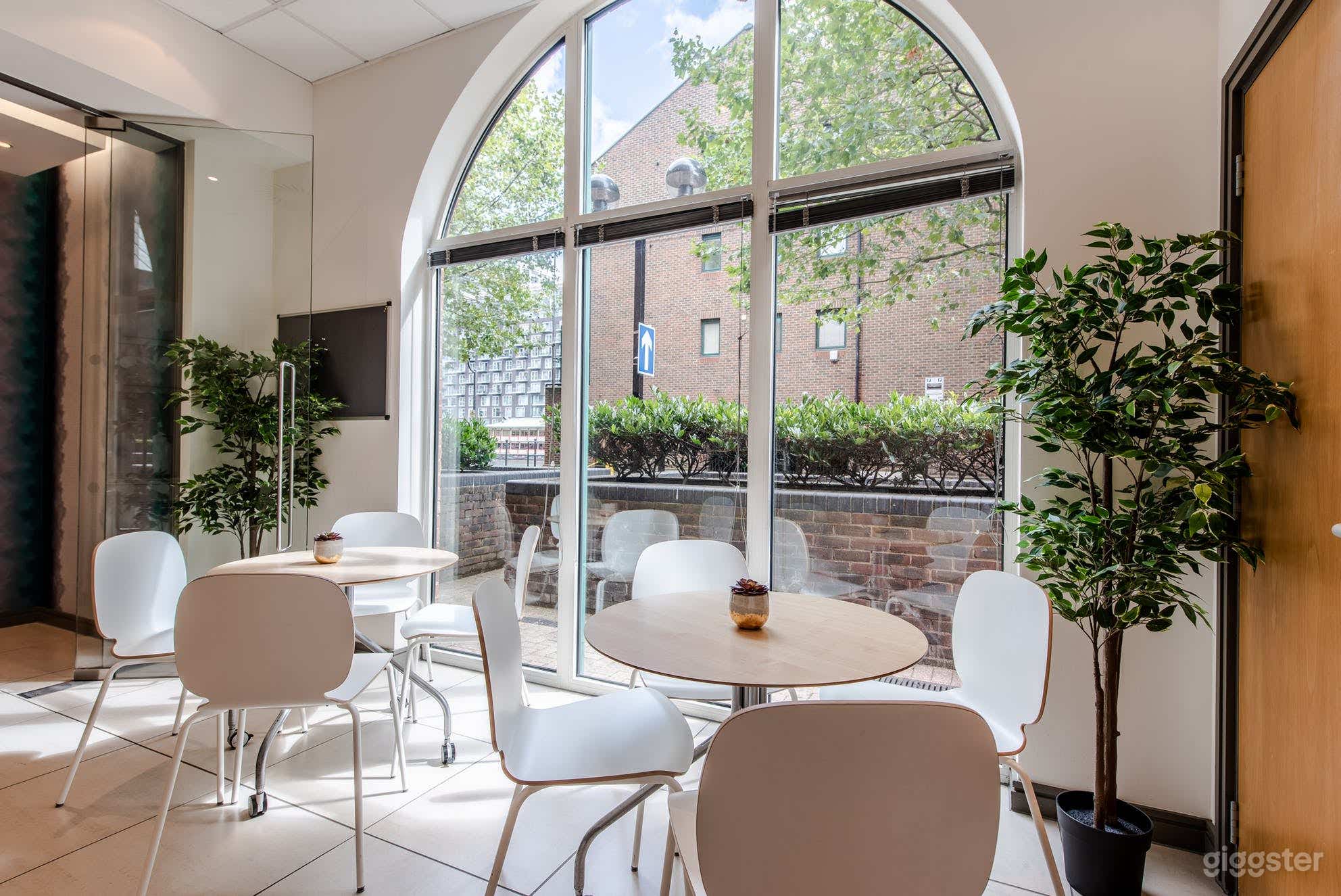 Hotdesking and Co-working Spaces  Photo 2