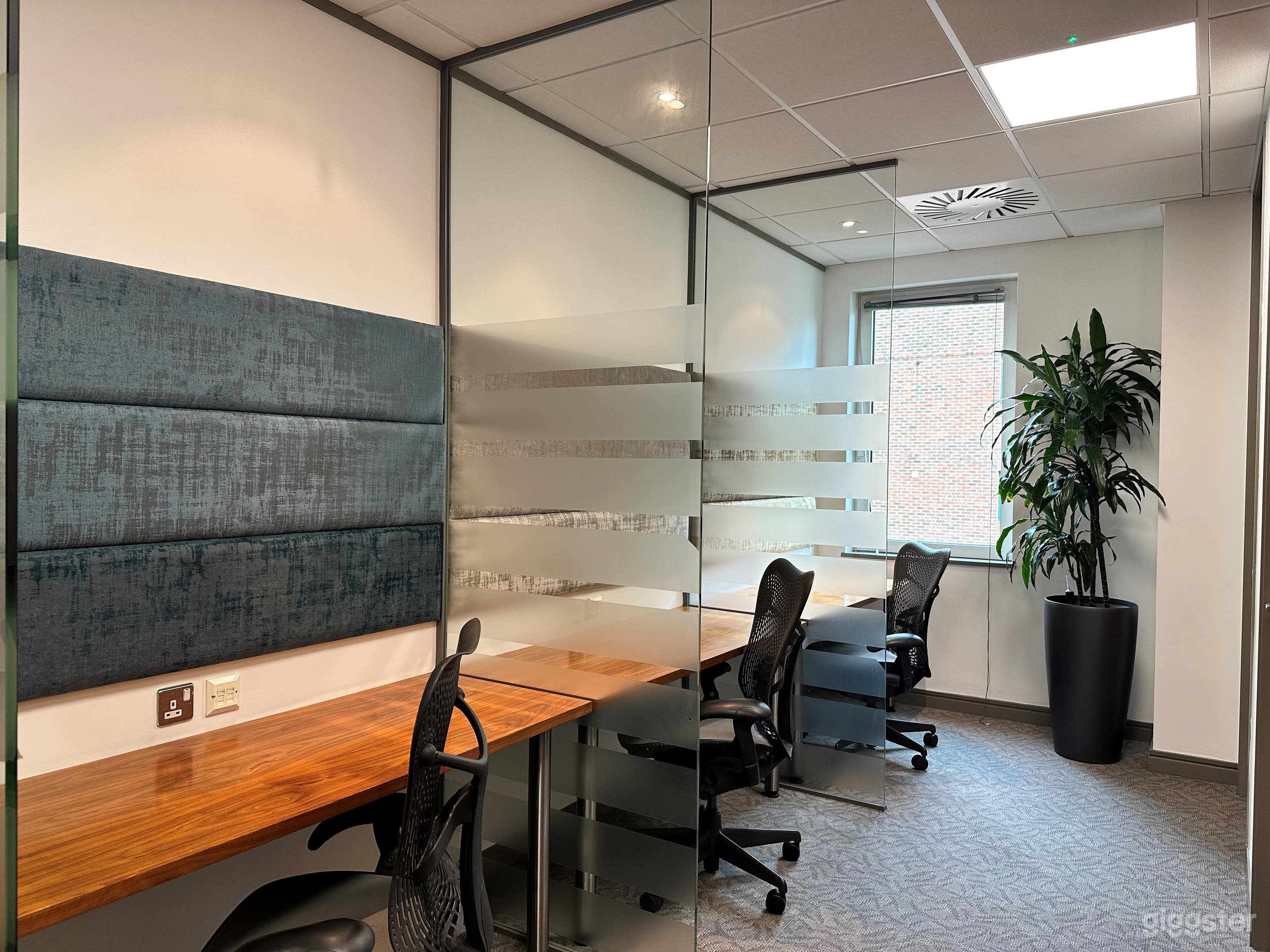 Hotdesking and Co-working Spaces  Photo 1