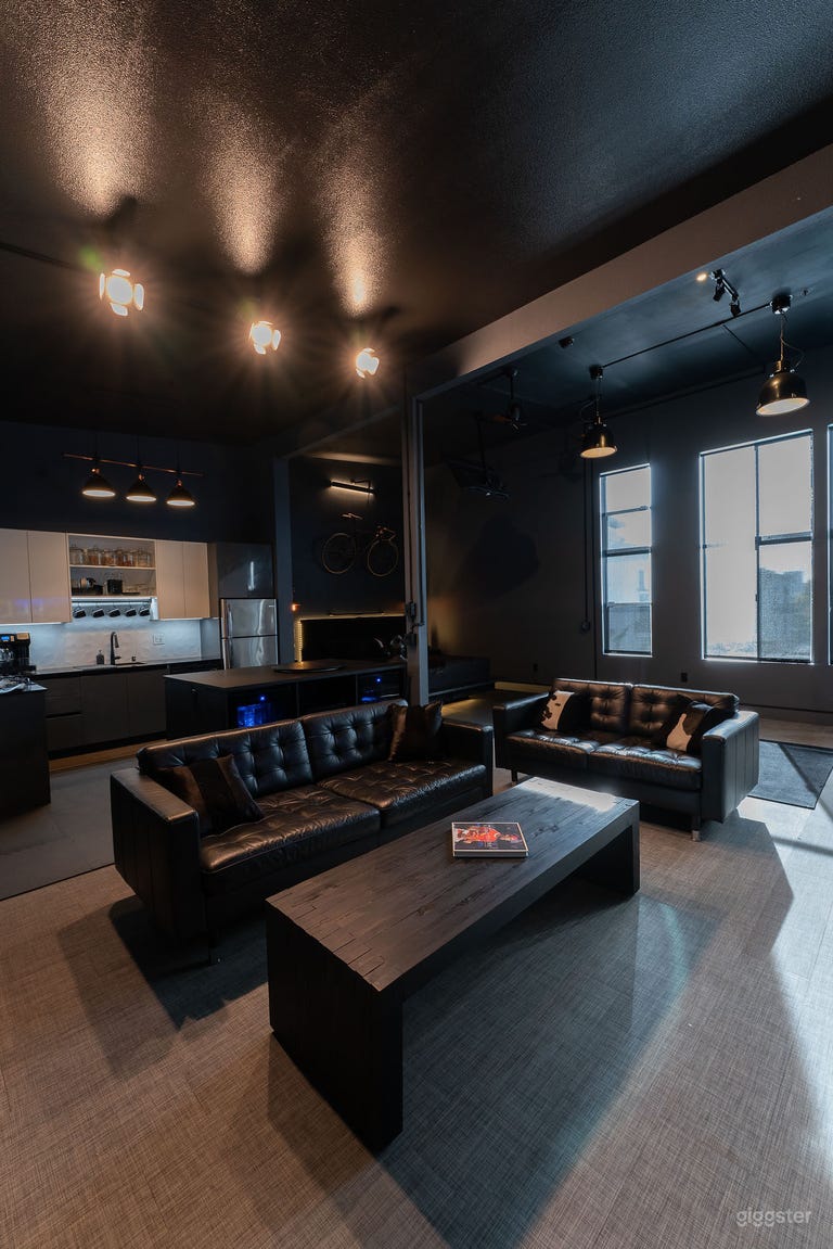  INDUSTRIAL MODERN LOFT IN THE NOHO ARTS DISTRICT 