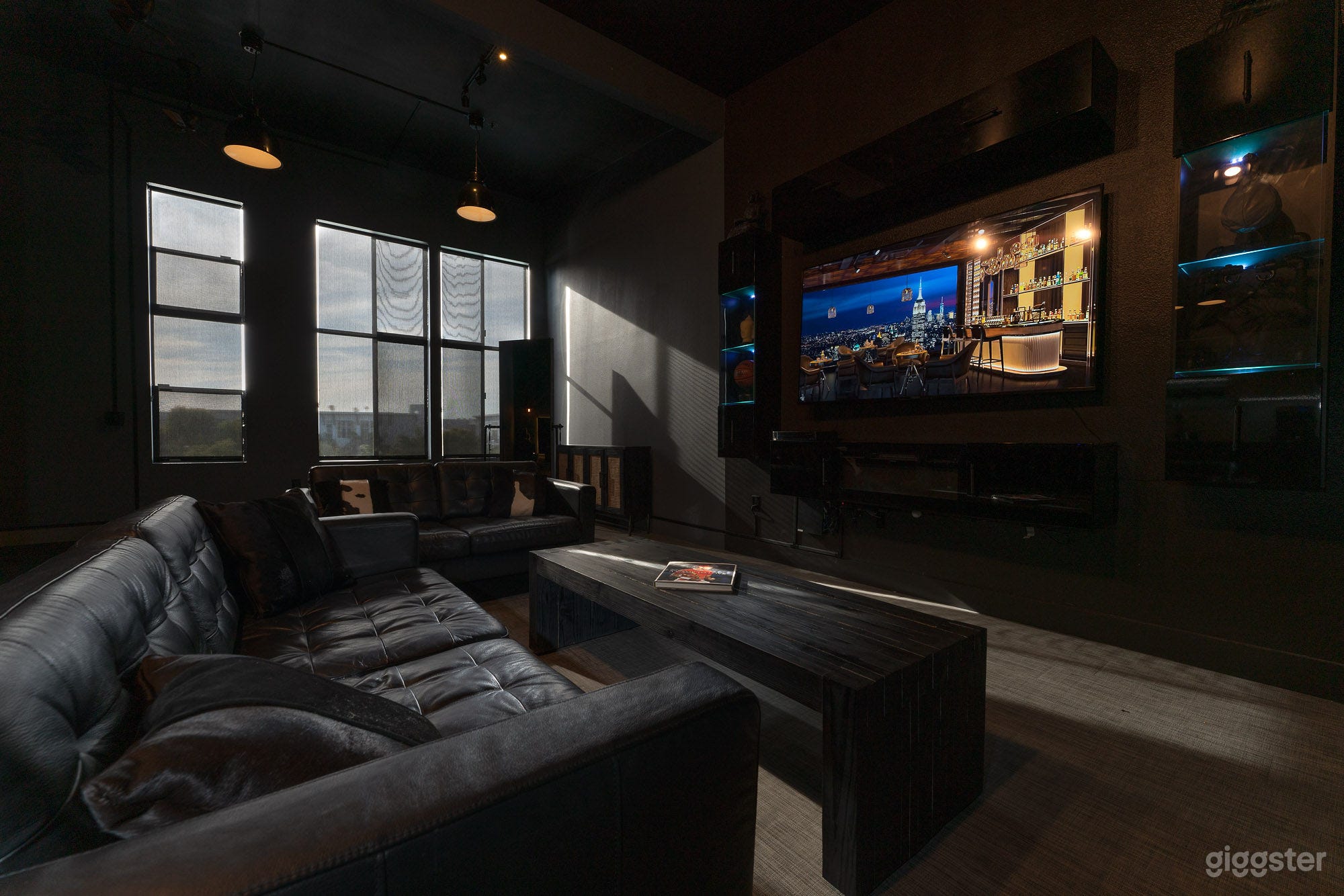 INDUSTRIAL MODERN LOFT IN THE NOHO ARTS DISTRICT Photo 1