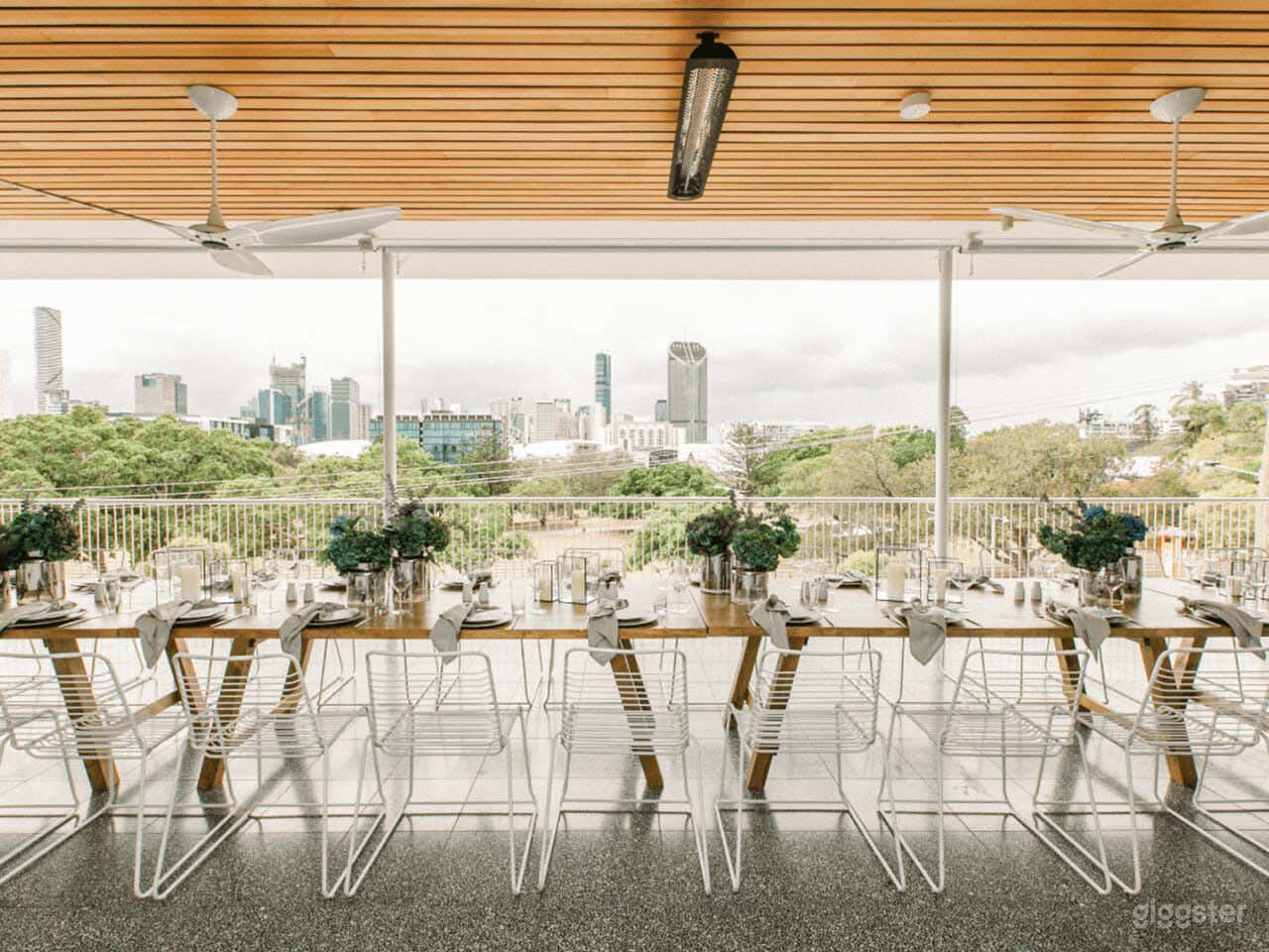 GRAND BALCONY Photo 3