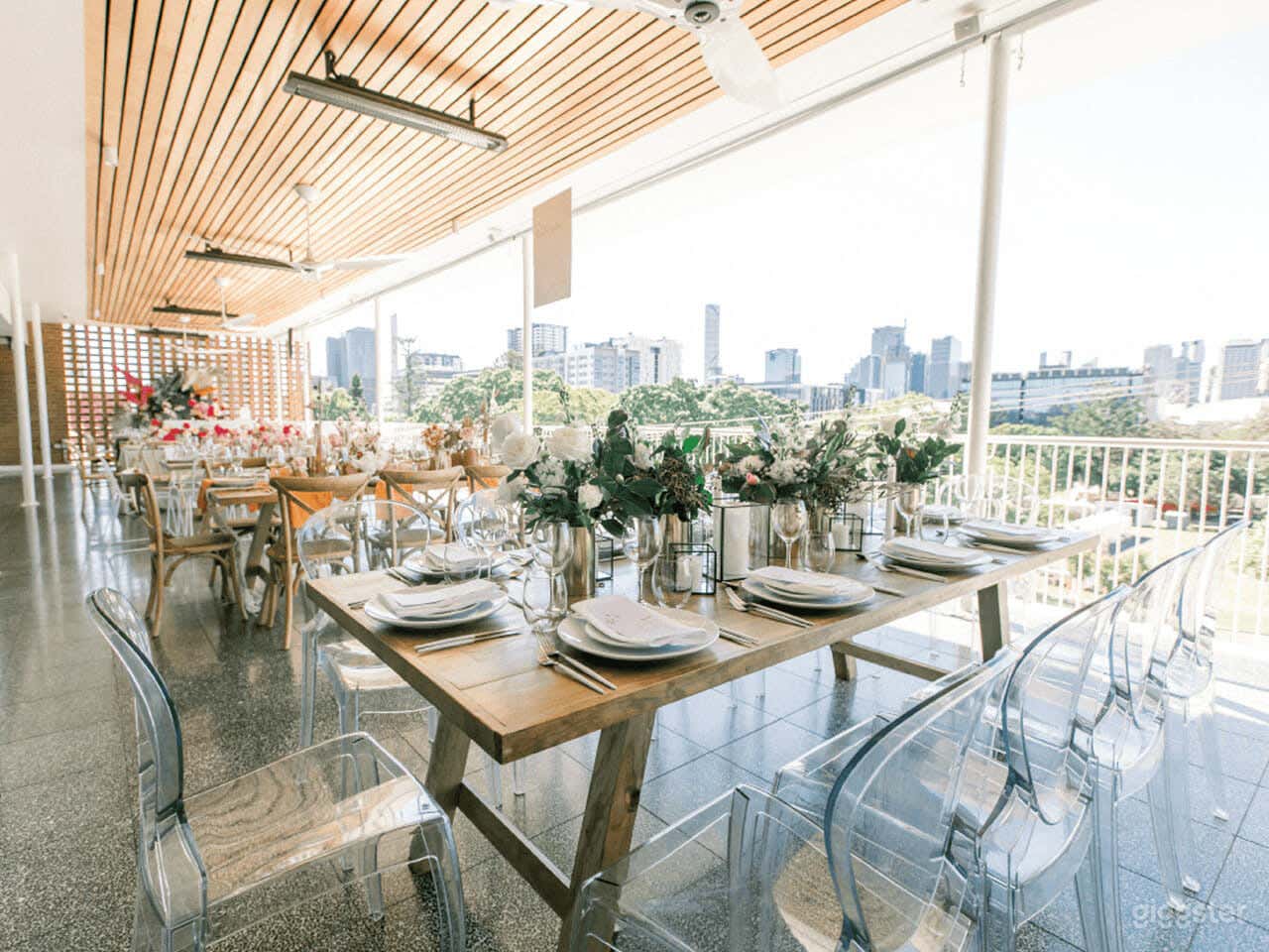 GRAND BALCONY Photo 2