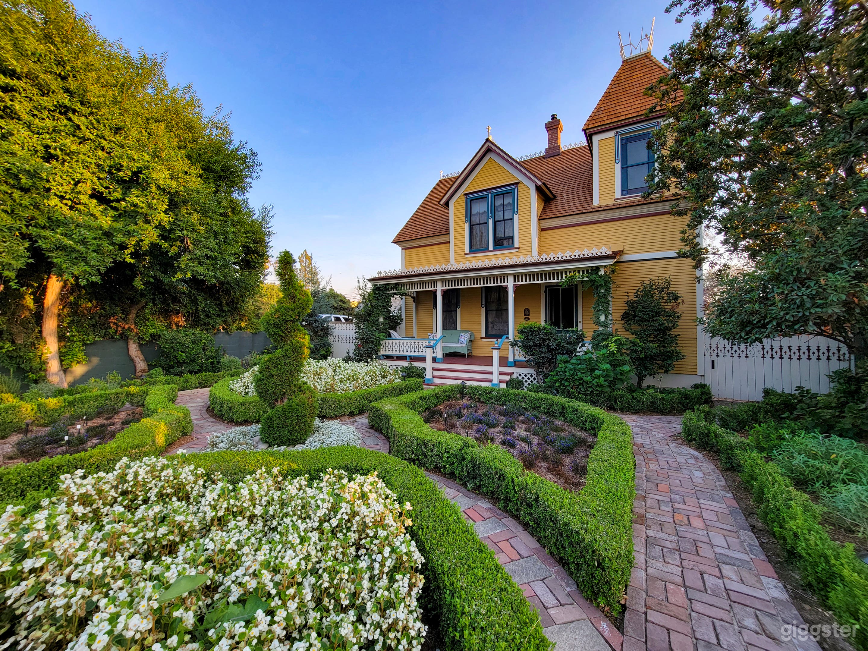 Period-Correct Victorian/Turn-of-the-Century Home Photo 1