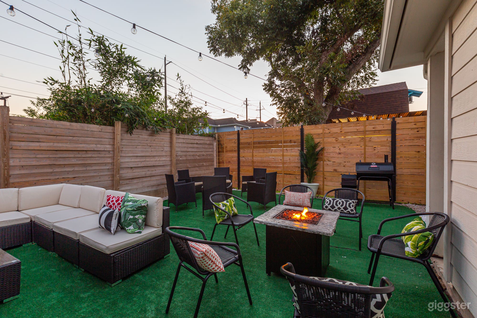 Cozy Urban Backyard Photo 1