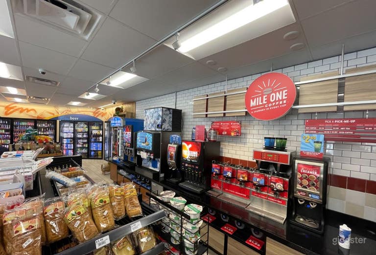  Cozy Convenience Store  