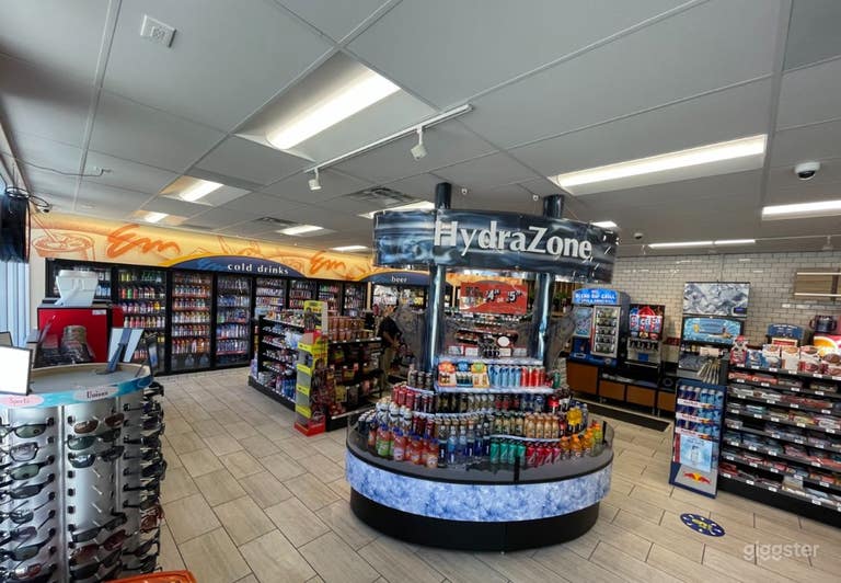  Cozy Convenience Store  