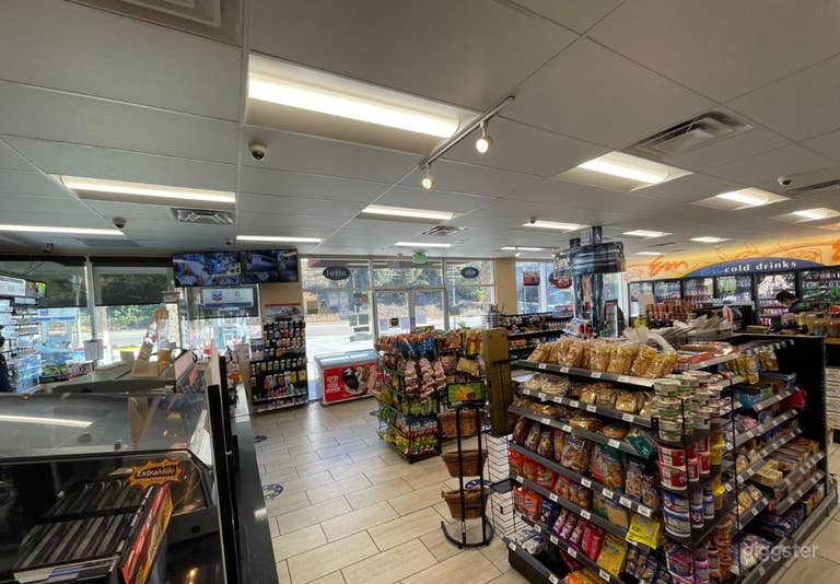  Cozy Convenience Store  
