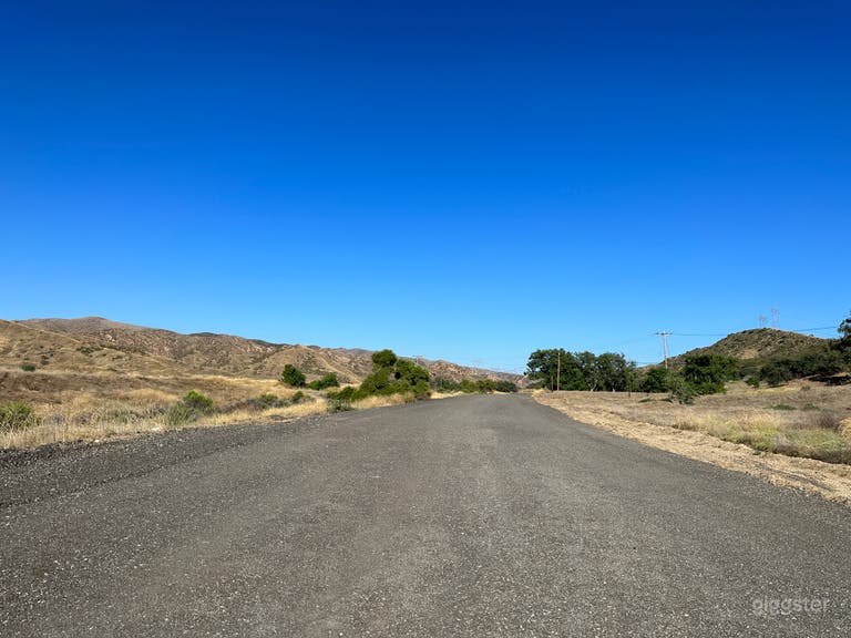  Ranch de 300 Acres avec Route Privée Pavée 