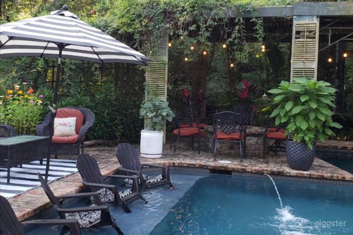 Relaxing and Zen Pool Area Photo 4