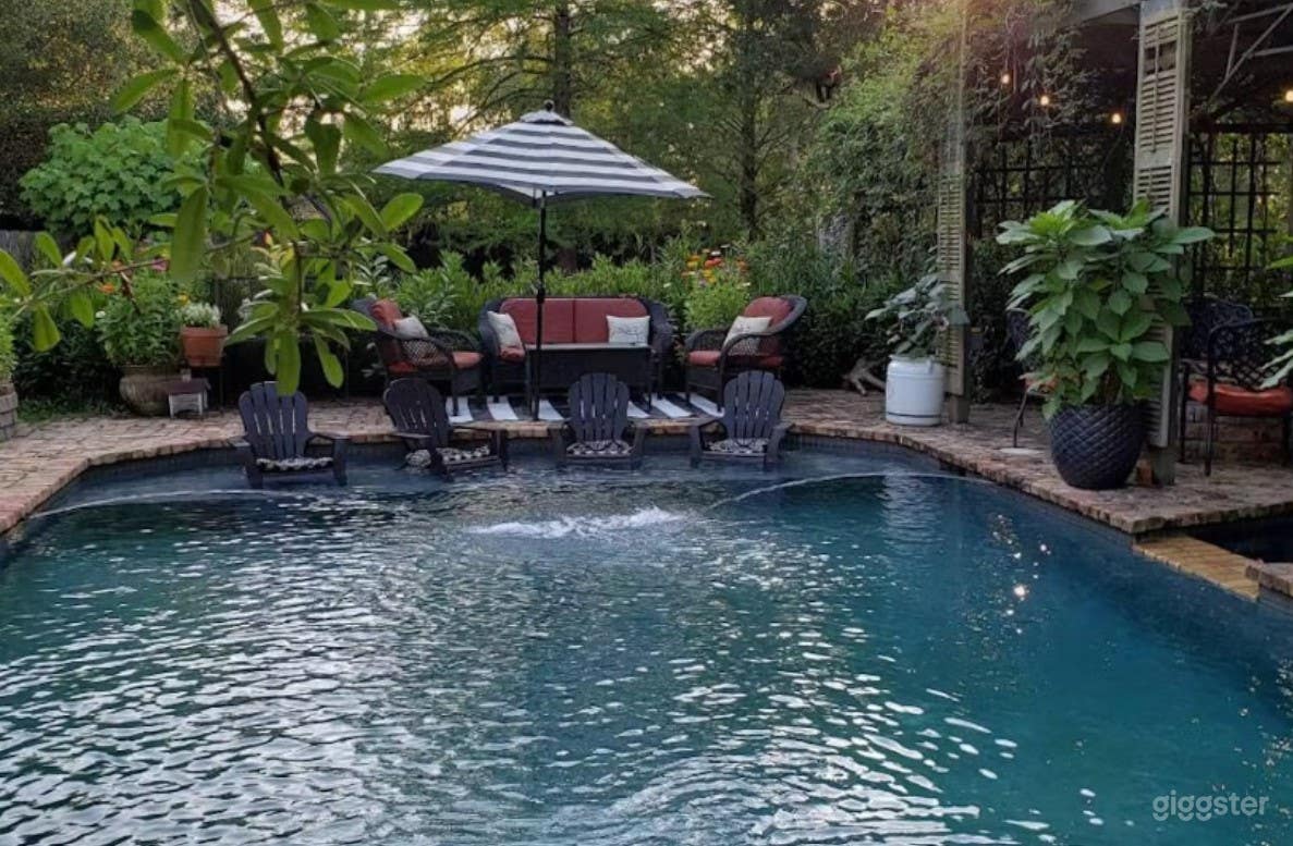 Relaxing and Zen Pool Area Photo 2