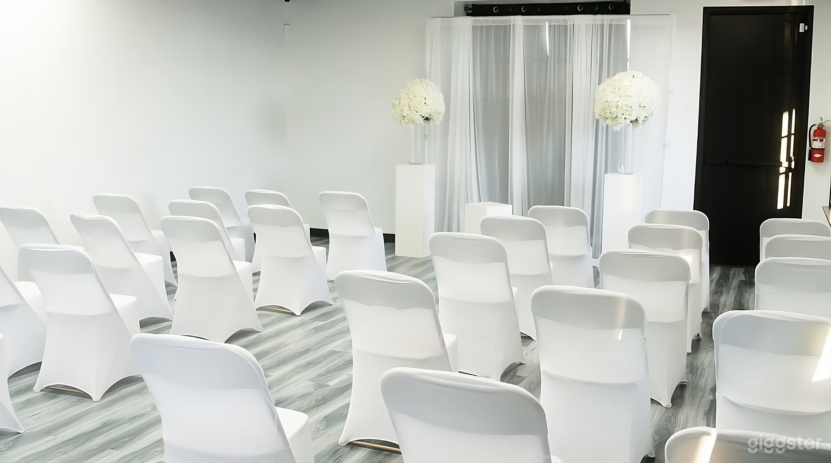 Intimate & Chic Event Venue Photo 3