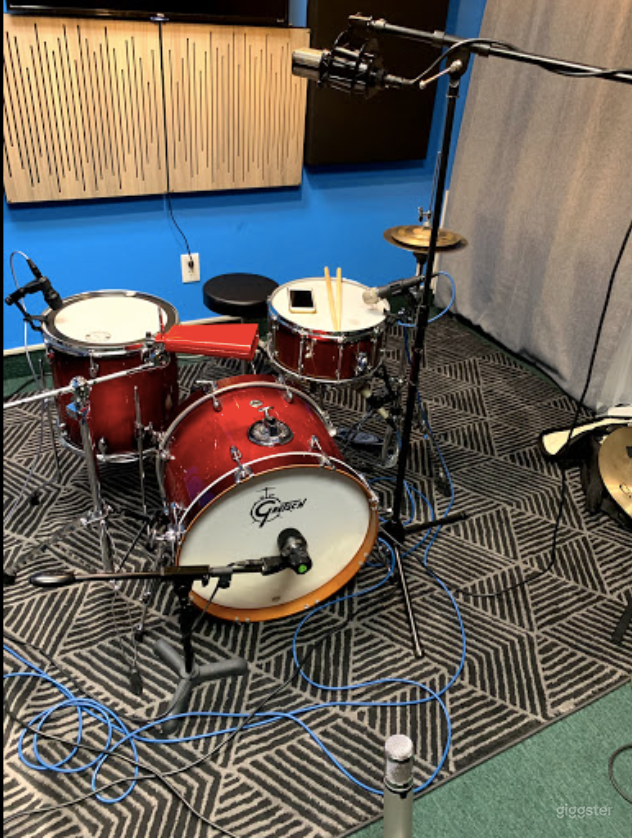 Contemporary Recording Studio in Fort Lee Photo 2