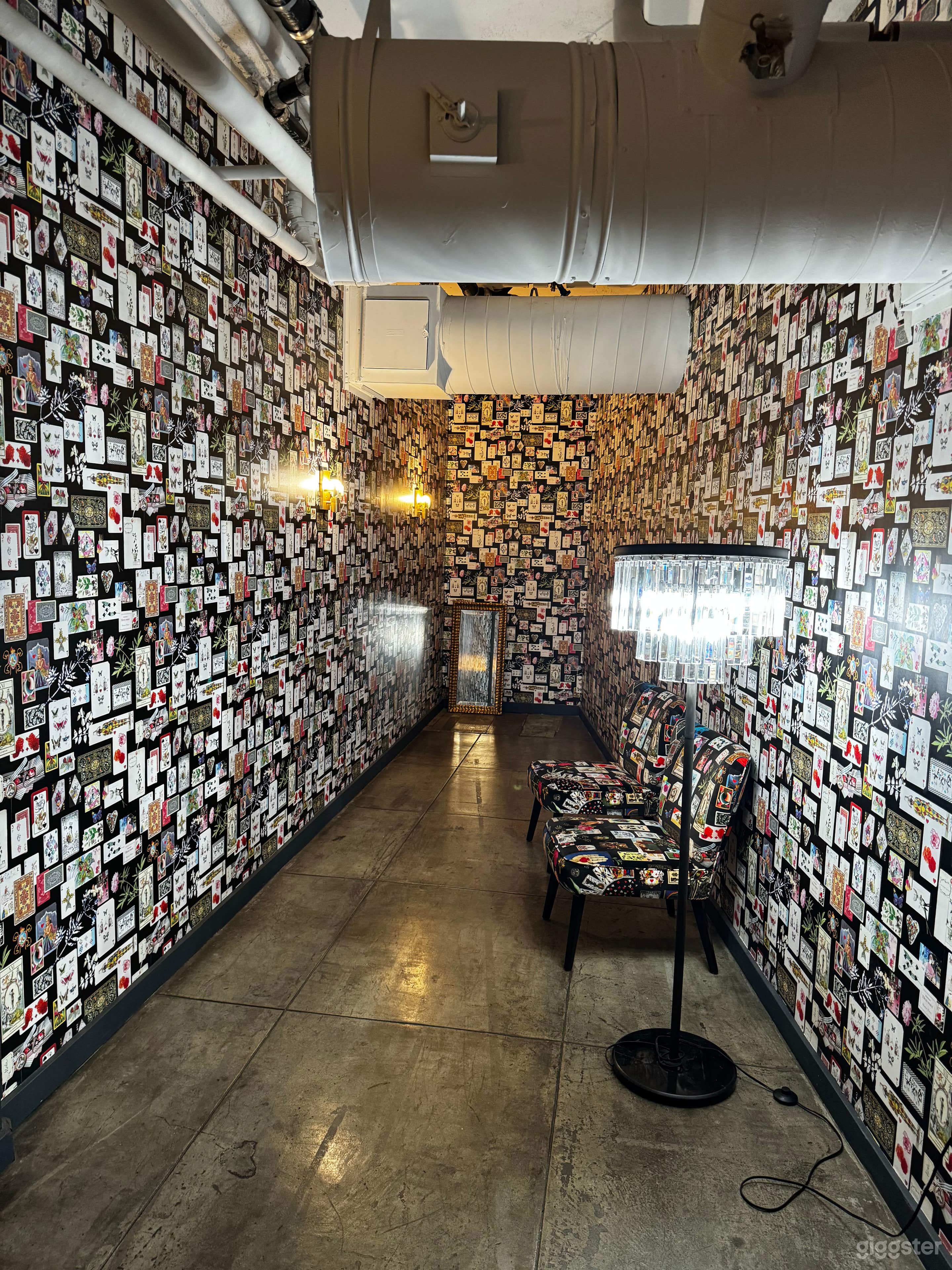 Historic Downtown Wabi Sabi Art Loft Gym Game Room Photo 3