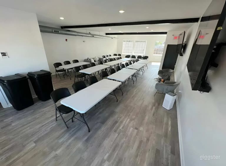  Urban Studio with Industrial Charm & Skyline View 