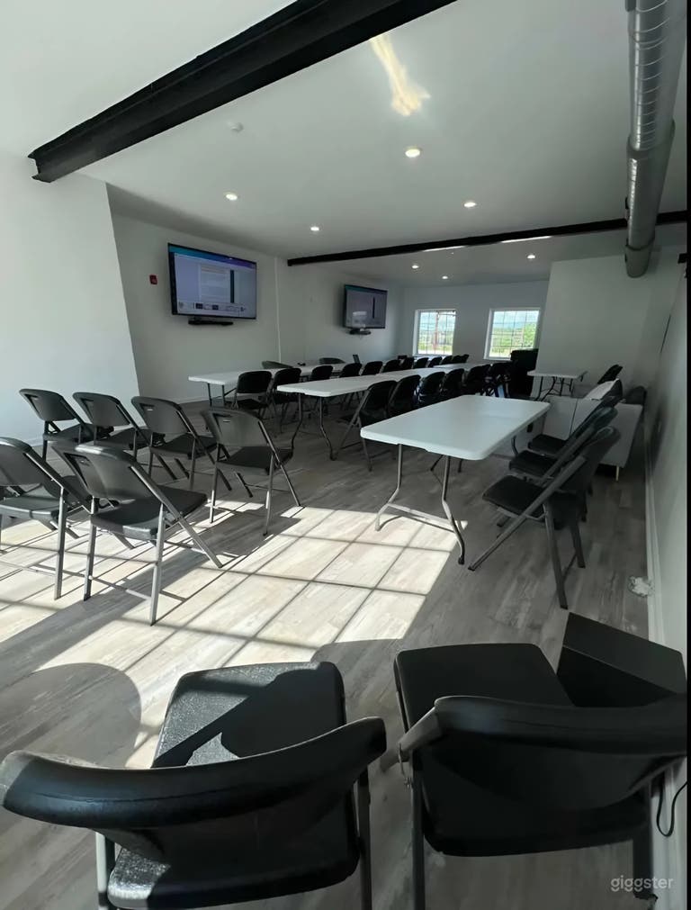  Urban Studio with Industrial Charm & Skyline View 