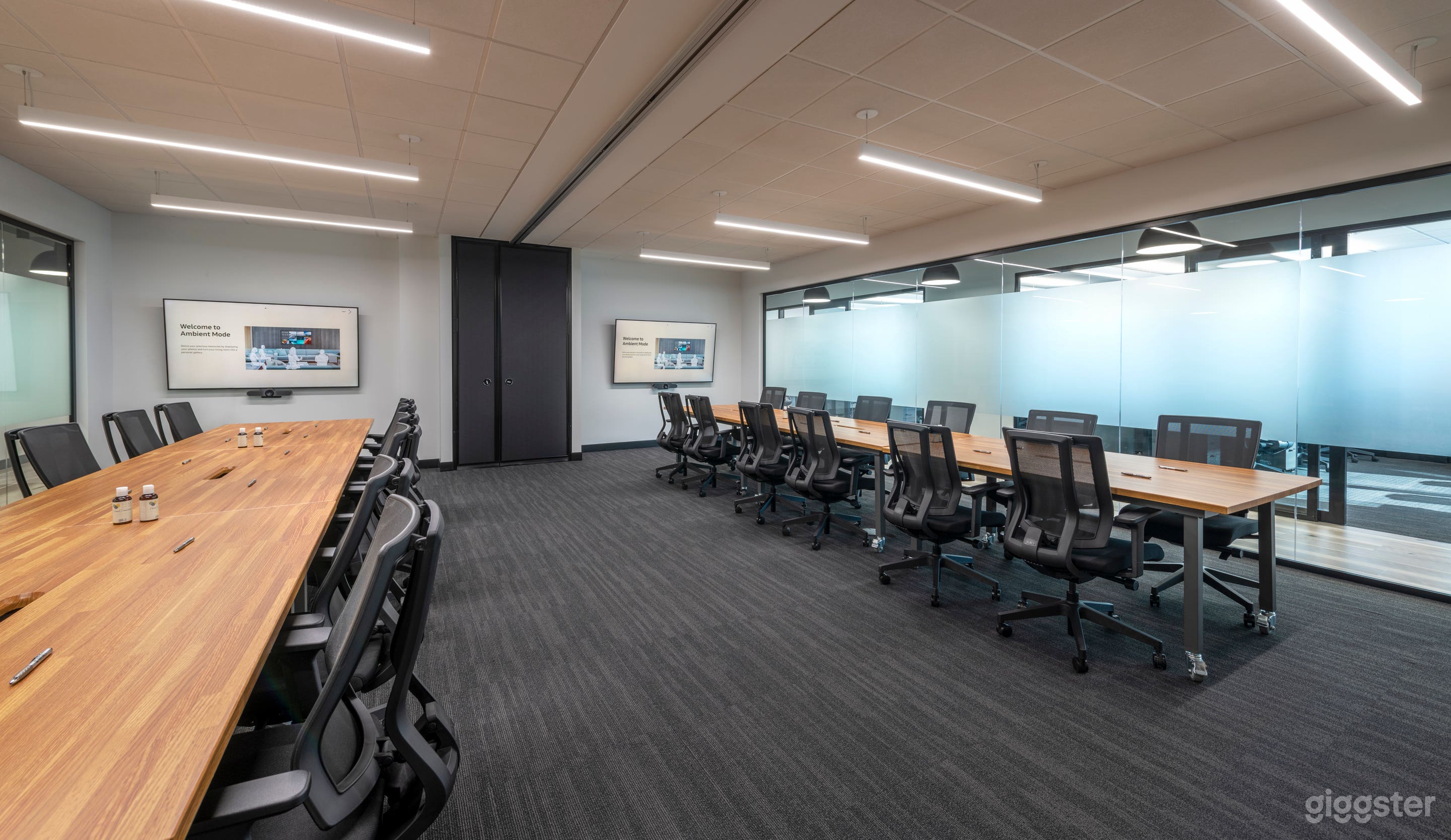 Super Hornet and Chinook Conference Rooms Photo 3