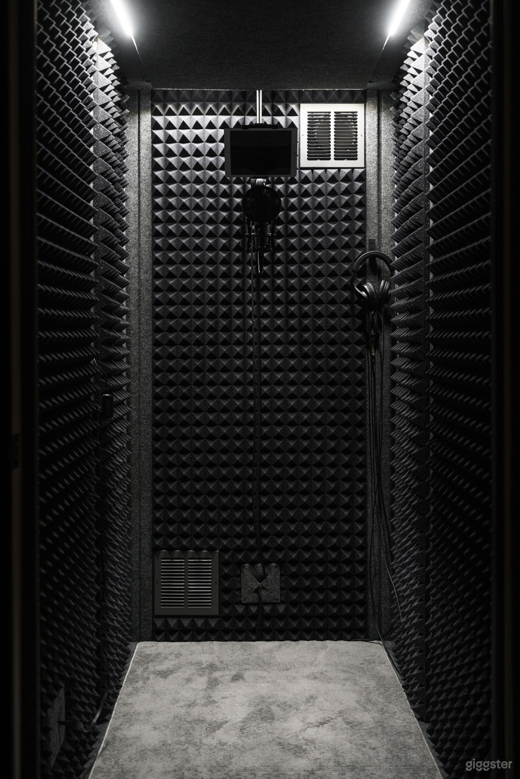 Leslieville Loft Music Studio for Creatives & Professionals Photo 4