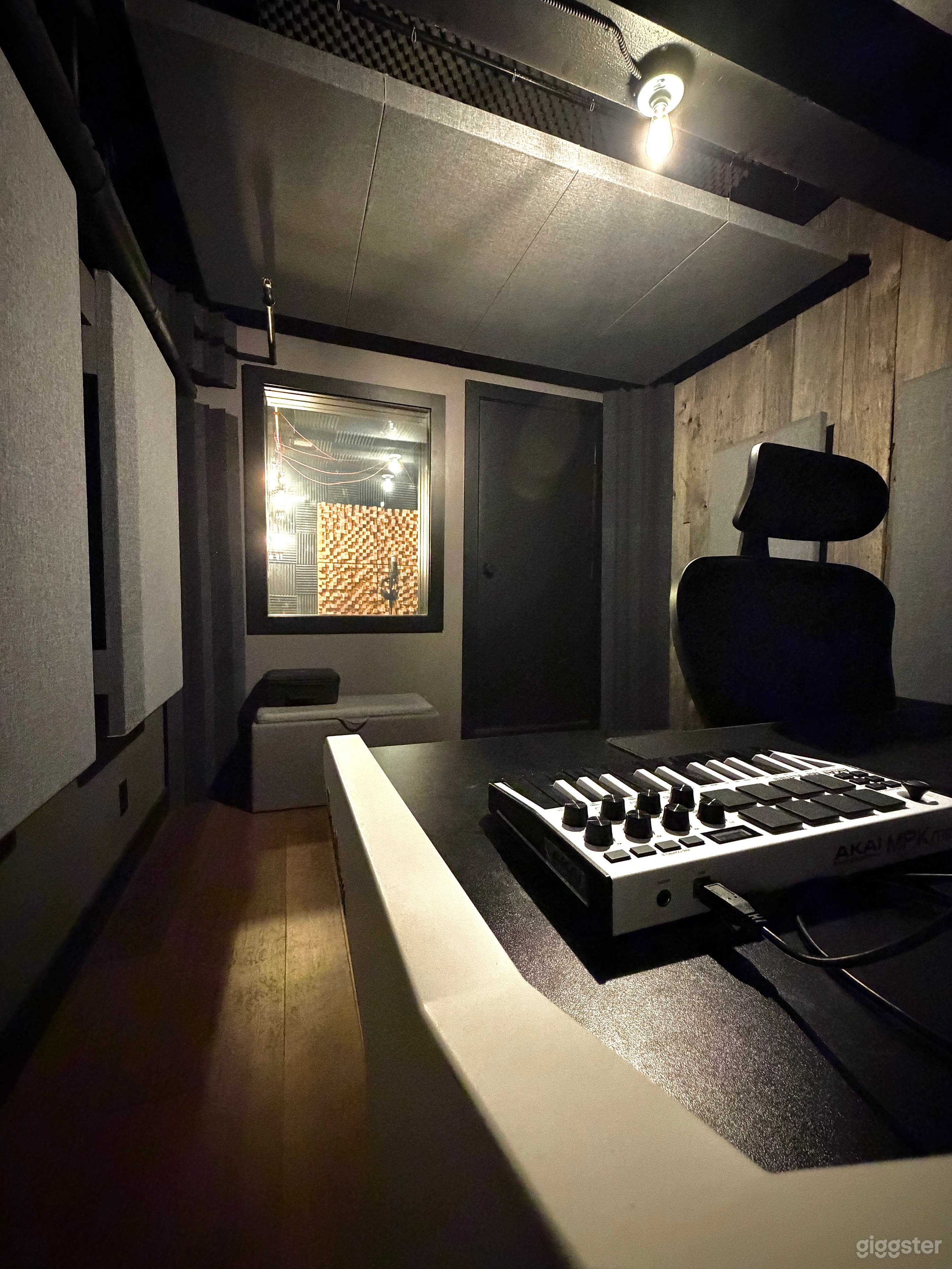 Leslieville Loft Music Studio for Creatives & Professionals Photo 1
