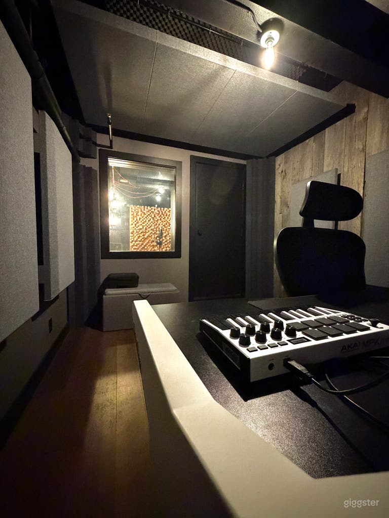  Leslieville Loft Music Studio for Creatives & Professionals 