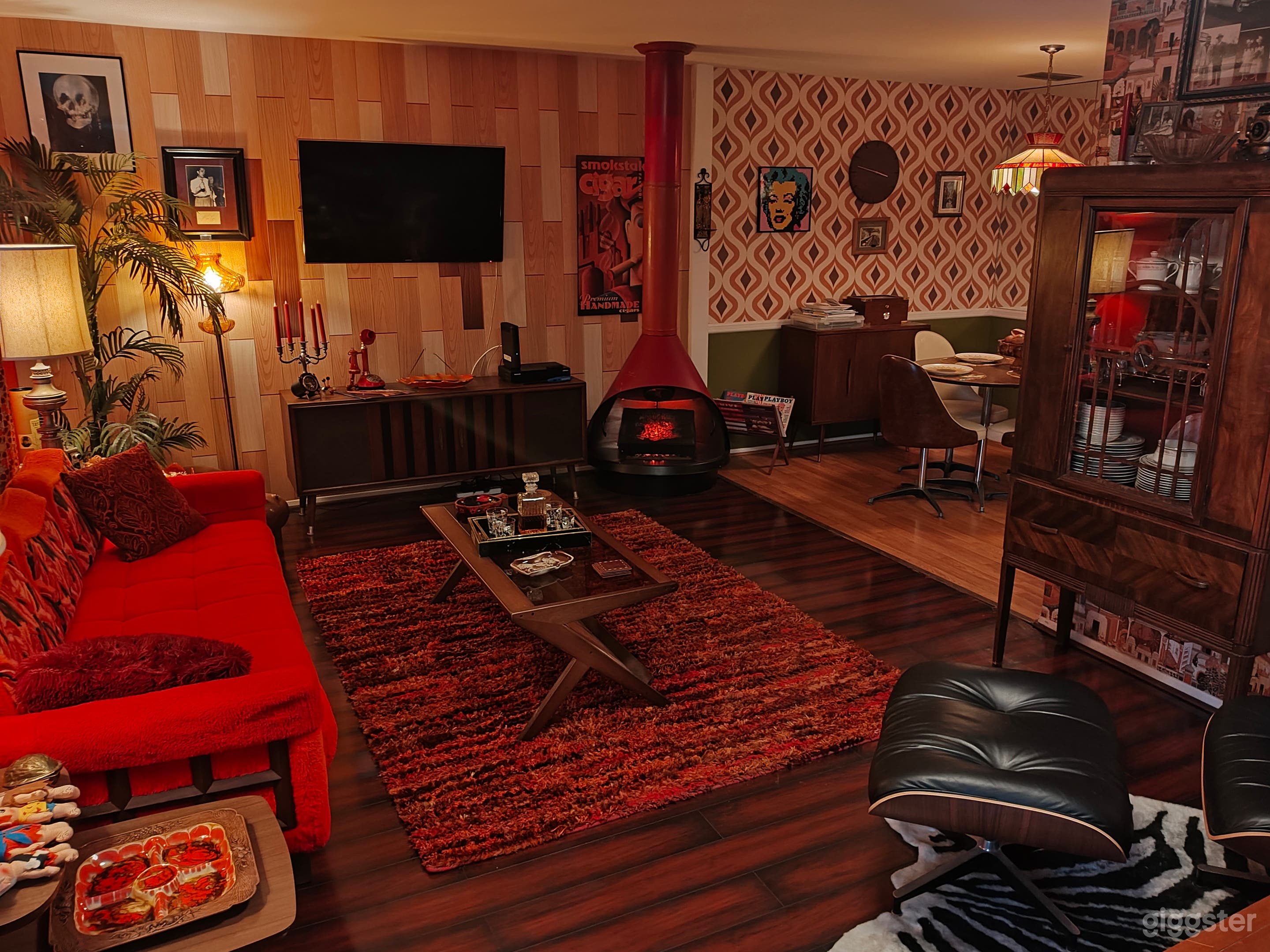 Vintage 70s living Room / 50's Kitchen Photo 3