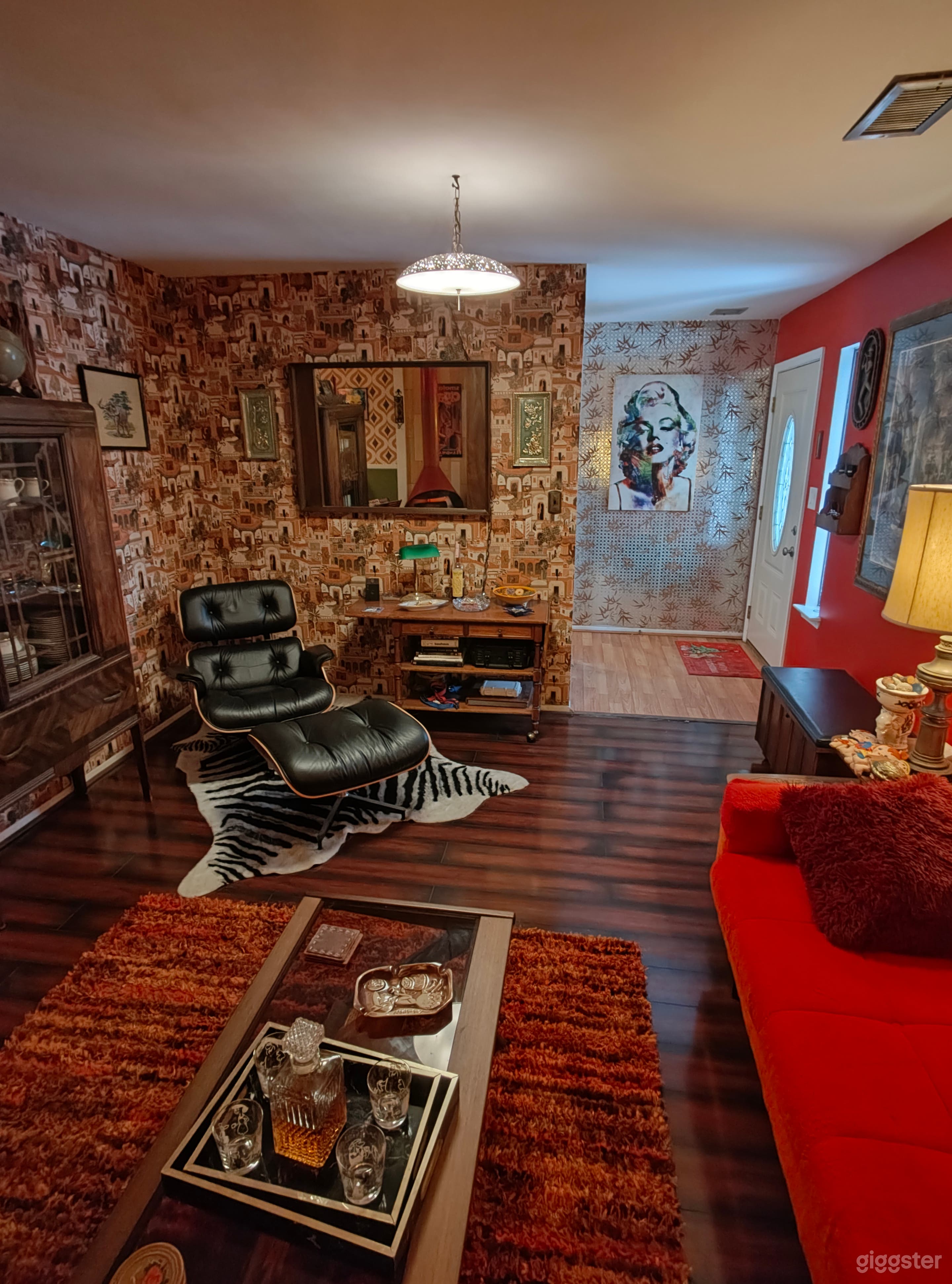 Vintage 70s living Room / 50's Kitchen Photo 2