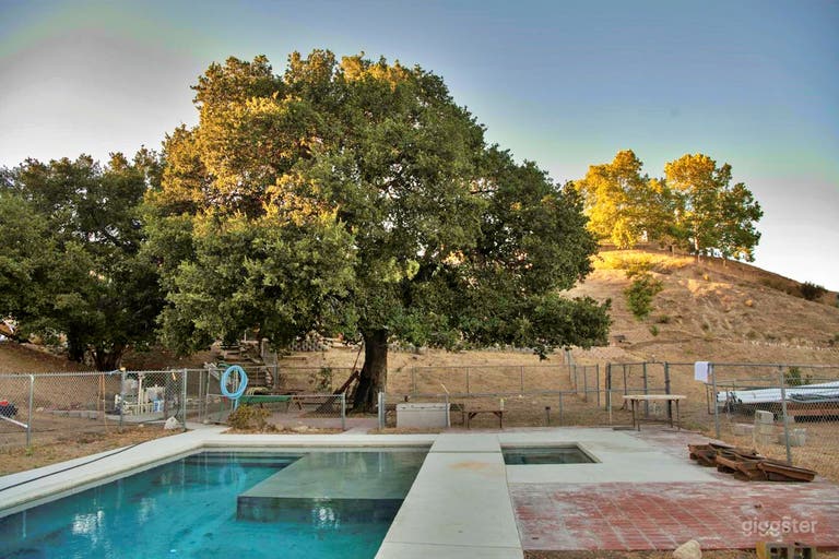 Swimming Pool with Desert View 