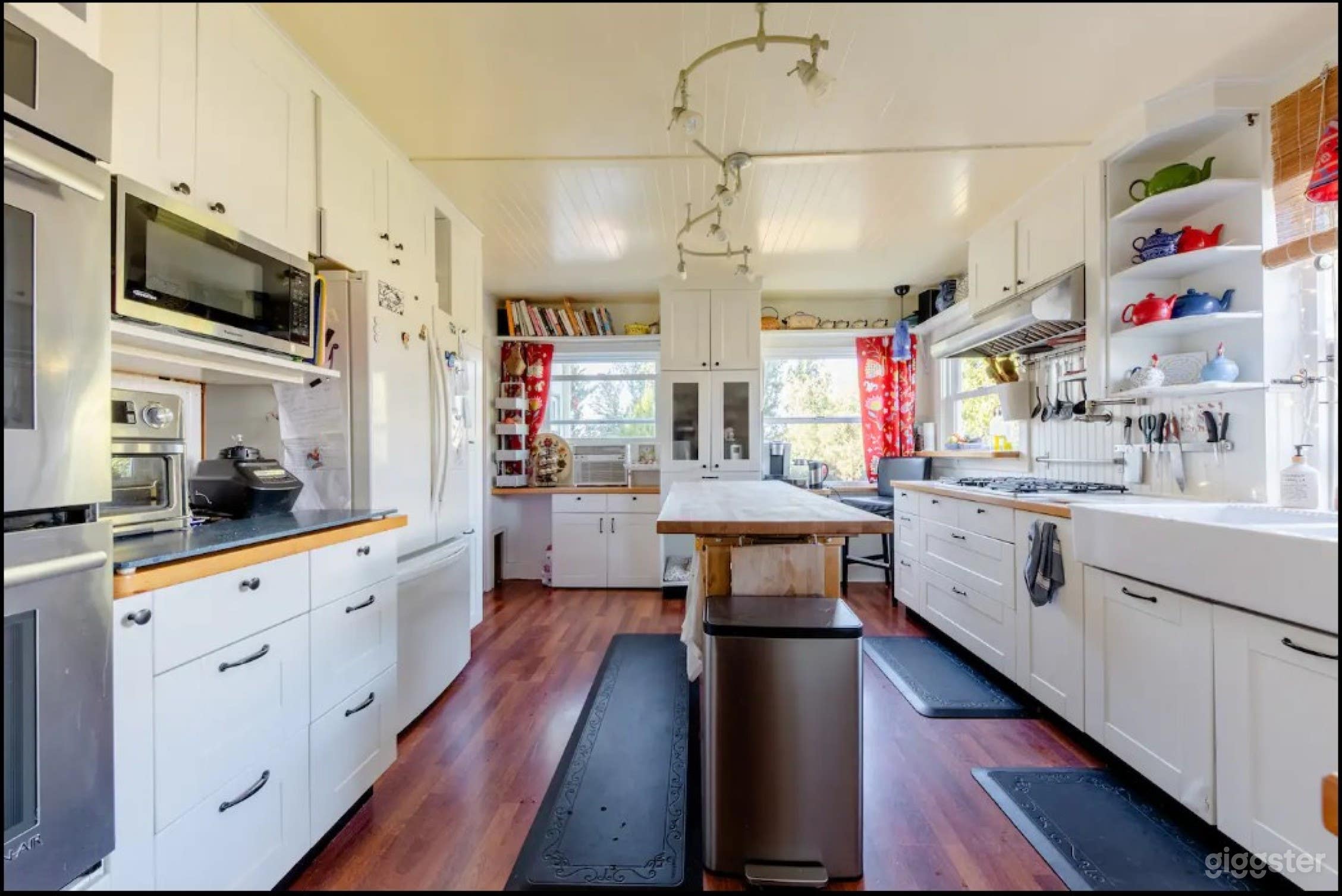 Breathtaking House For Film And Production Photo 1