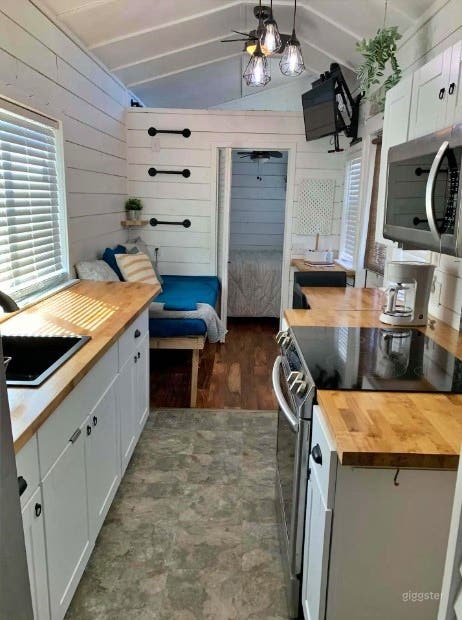 Tiny House On The Farm Photo 3