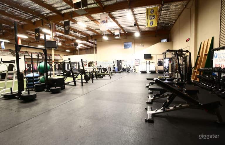  Huge Cross-Training Space with World Class Amenities Minutes from the Strip 